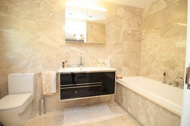 En-Suite Bathroom