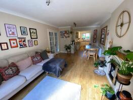 2, 26 The Gables, Highthorne Court, Shadwell, Leeds LS17 8NW