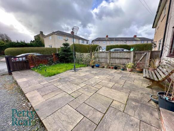 3 bed Semi-Detached for sale Image 11