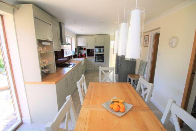 Kitchen / dini...