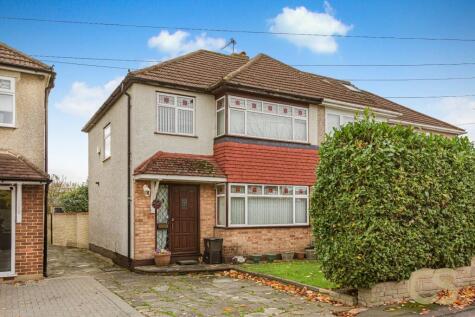 Moreton Close, Cheshunt, Hertfordshire, EN7 6LX