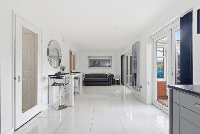 4 bed Detached for sale Image 7