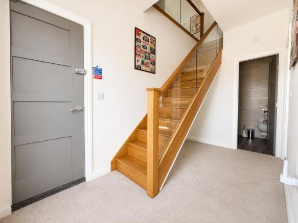 2 bed Flat to rent Image 8