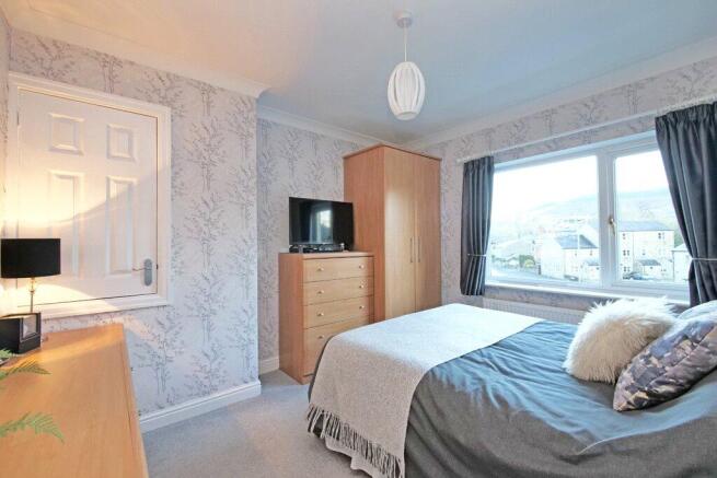 3 bed Semi-Detached for sale Image 10