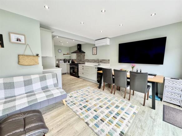 3 bed Detached for sale Image 12