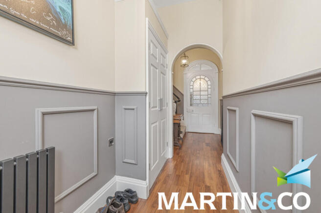 3 bed Apartment for sale Image 5