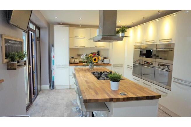 Kitchen/Breakfast