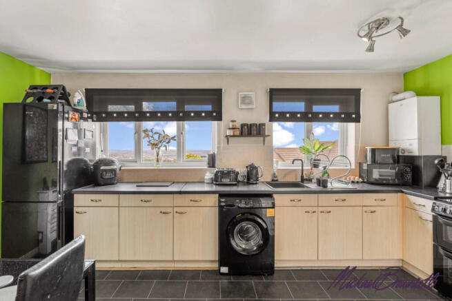 3 bed Semi-Detached for sale Image 9