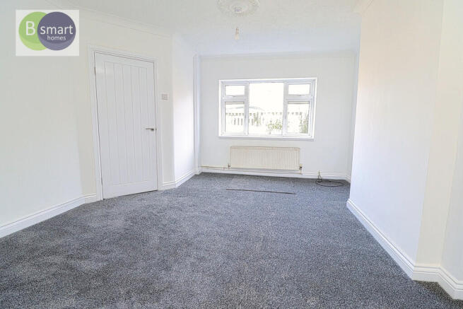 2 bed Semi-Detached to rent Image 4