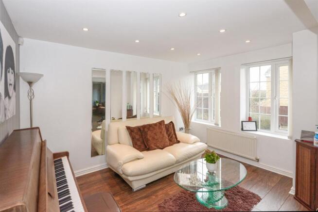 OPEN PLAN SITTING AREA