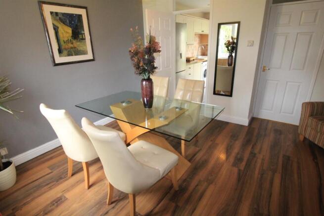 Dining Room (1).JPG