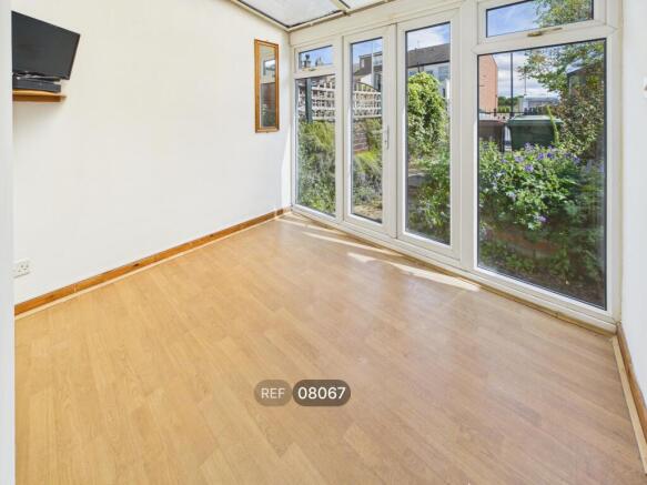 3 bed Terraced to rent Image 4