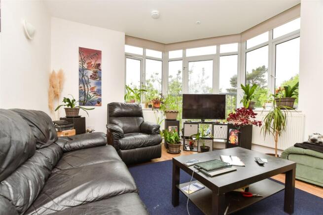 Lounge/Kitchen