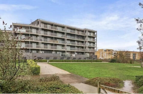 De Pass Gardens, Barking, IG11