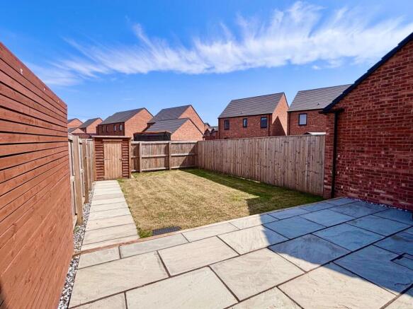 2 bed House to rent Image 11