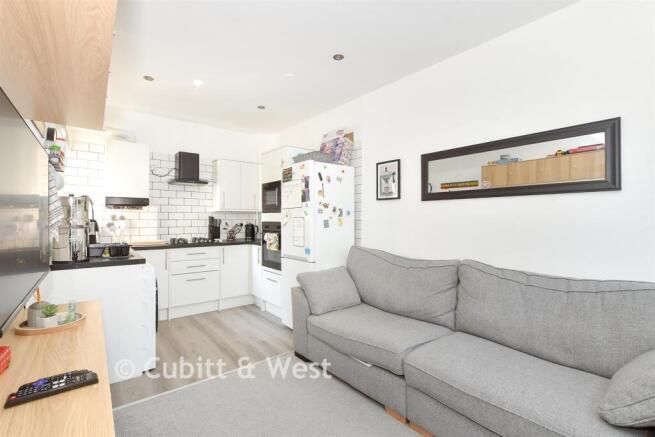 Kitchen/ Lounge