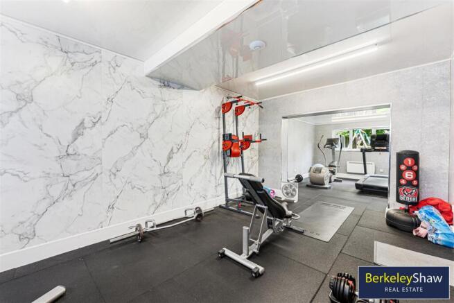 Garage/Gym