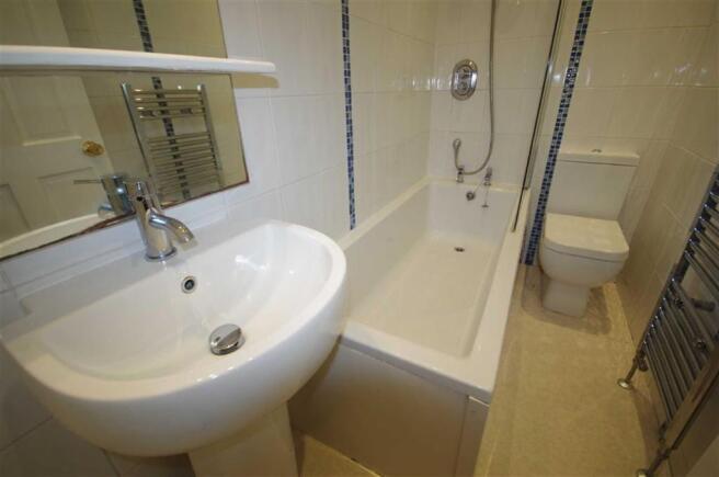 BATHROOM/WC
