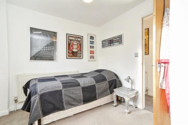 4 bed Detached for sale Image 10