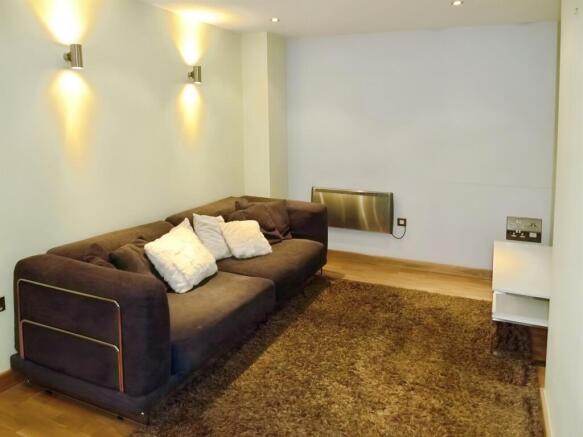 2 bed Flat to rent Image 4