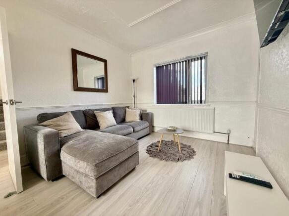 3-bedroom End of Terrace House near Goodmayes