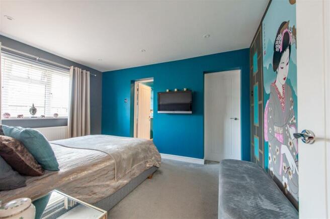 Bedroom 1.jpg