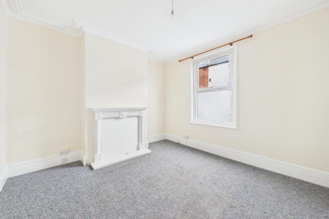 3 bed Terraced to rent Image 6
