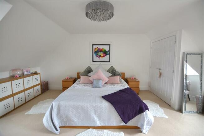 Bedroom 1.JPG