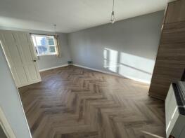 Flat 21, Argyle Court, King Georges Avenue, Watford WD18 7QP