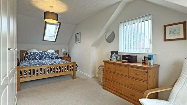 Bedroom 1 2.jpg