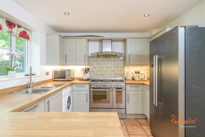 220511 - 12 St Barts Close - 10 [WM].jpg