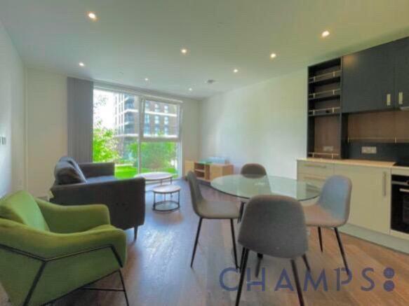 2 bed flat to rent Lily House, Staines-upon-Thame