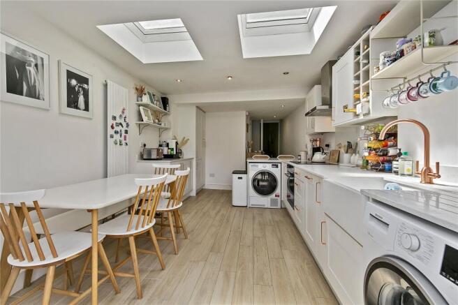 Blackmores Grove, Teddington photo 4