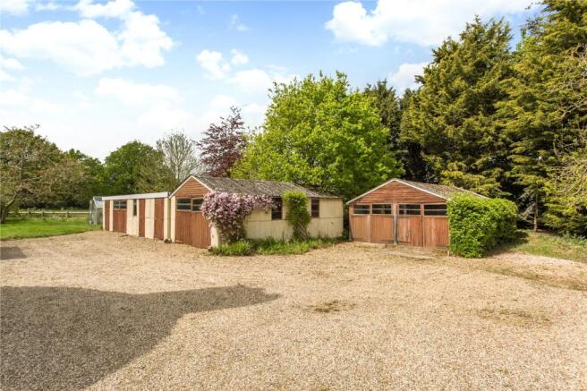 Garage/Outbuildings