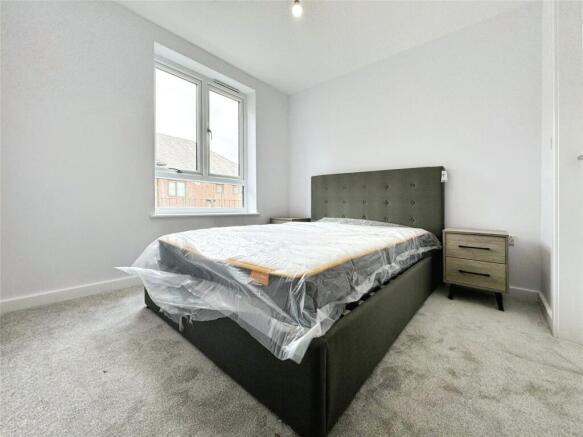 2 bed Apartment to rent Image 9