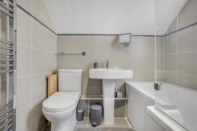 Bathroom 1.jpg