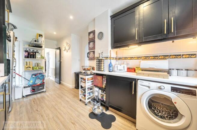 3 bed Semi-Detached for sale Image 4