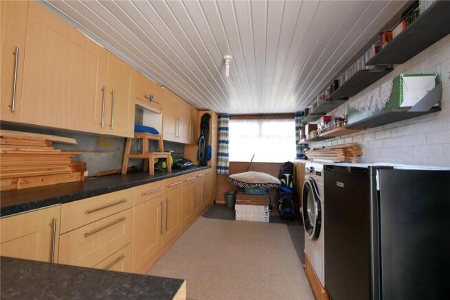 Outbuilding/Garage