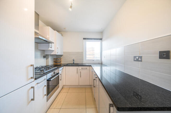 1383087-5-691c7f8...