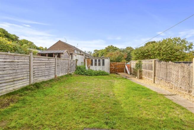 21 Deangarden Rise, HP11 1RF-11.jpg