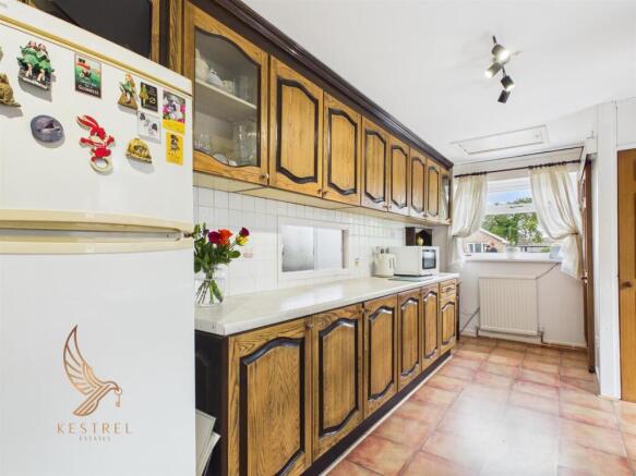 5 bed Detached Bungalow for sale Image 5