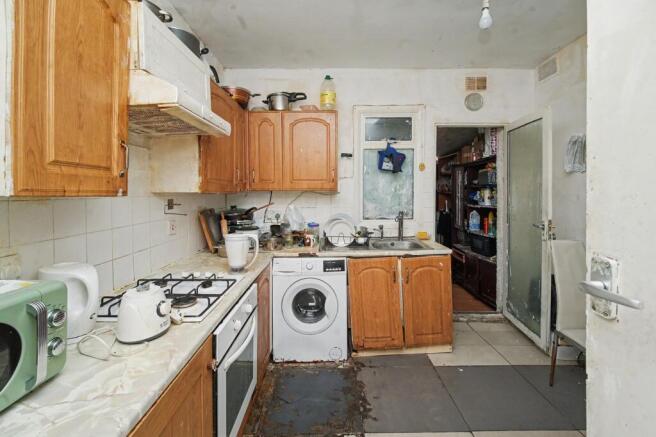 42 Pemdevon Road, Croydon, CR0 3QN