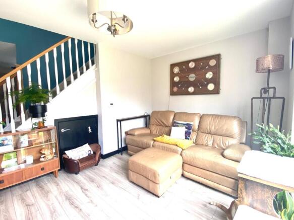 2 bed Semi-Detached for sale Image 3