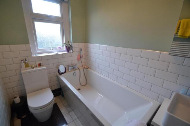 FAMILY BATHROOM WC