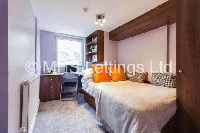 5 bed Terraced to rent Image 5