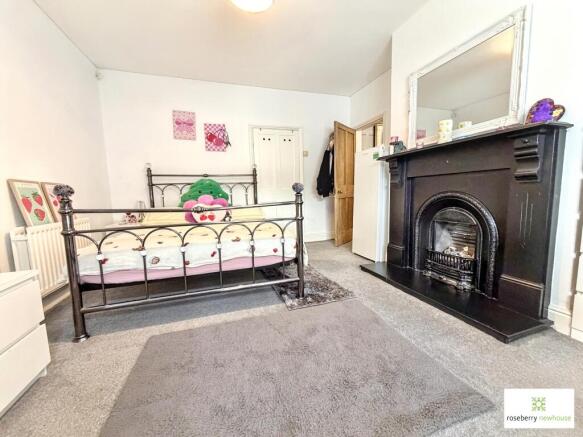 4 bed Detached for sale Image 11