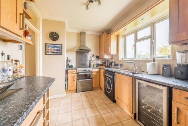 Flat 5 Hillcrest Court-4.jpg