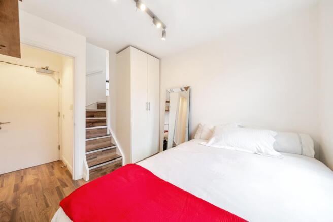 Studio: Reception Room/Bedroom