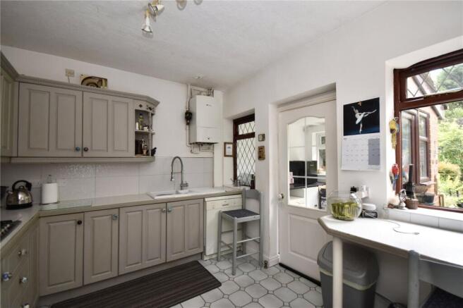 3 bed Semi-Detached for sale Image 9