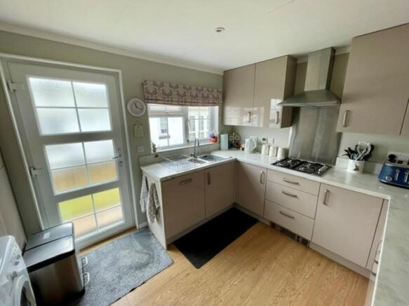 7 Harbour Place, Shotley Country Park, Gate Farm Road, Shotley Gate, Ipswich, Suffolk IP9 1QS photo 4